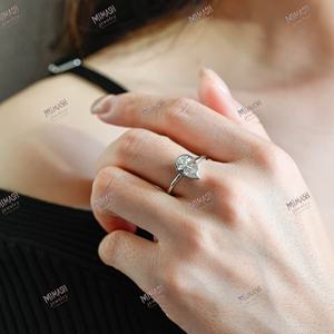 Anillo de promesa de moissanita en forma de lágrima de corte Pera, diseño elegante y delicado perfecto para compromiso, aniversario o regalo para ella - Product Image 1