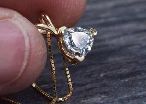 Pendentif Moissanite taille Trillion en Argent Sterling 925, Bijou Personnalisé, Clarté VVS, Collier Diamant Facetté, Charme Élégant, Cadeau - Product Image 4