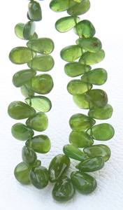Perles de pierres précieuses lisses en vésuvianite verte, brin de 7,5 pouces, perles de vésuvianite naturelle, 90 carats, 6,5-12 mm, pierres précieuses en vésuvianite en forme de poire, pierres précieuses en vrac - Product Image 4
