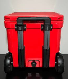 Nevera con Ruedas YETI Roadie 45L Original, Impermeable, Aislada, Edición Limitada Roja, Nueva con Etiqueta, 1 Año de Garantía - Product Image 1