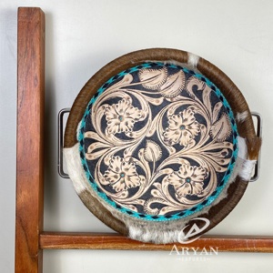 Bandeja de Exhibición de Cuero con Diseño Floral y Costuras Turquesas, Organizador de Almacenamiento Redondo de Cuero Vacuno Estilo Occidental - Product Image 1
