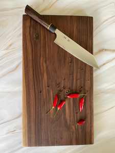 Planche à découper élégante en noyer, bois dur massif, fabriquée à la main, planche de cuisine avec finition lisse, grain naturel riche pour la préparation des aliments - Product Image 3