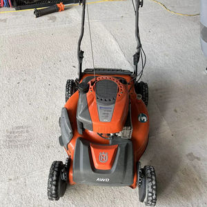 Tondeuse à gazon industrielle Husqvarna à vendre - Product Image 1