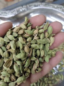 Gousse de cardamome verte entière de qualité supérieure, origine indienne authentique, qualité A, séchée et brute, idéale pour le masala chai et l'usage culinaire - Product Image 3