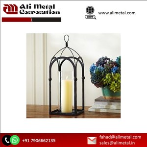 Lanterne bougeoir en bois moderne avec cadre naturel pour les ajouts décoratifs de tous les jours et de Noël - Product Image 4