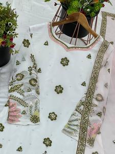 Venta caliente Ropa Étnica Faux Georgette Top Sharara con Dupatta con bordado de secuencia trabajo exportador y proveedor indio - Product Image 5