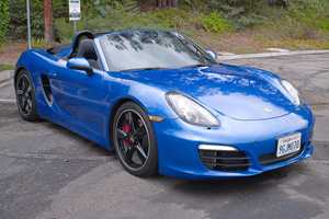 Porsche Boxster S 2016 Usado, Motor de 3.4 Litros y 6 Cilindros en Línea, Equipado con Múltiples Accesorios, Color Azul Zafiro Metálico - Product Image 2