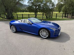 LC 500 C0NVERTIBLE 2024 USADO, Bajo Kilometraje, Motor en Buen Estado, Transmisión Automática, Techo Solar Panorámico, Faros LED, Listo para Enviar - Product Image 3