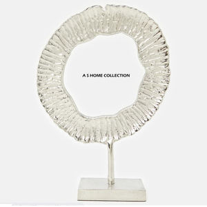 Nouveauté : Sculpture géométrique en aluminium plaqué or de qualité supérieure, décoration d'intérieur - Product Image 5