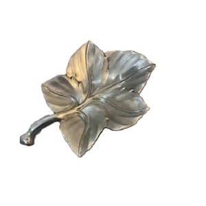 Meilleure vente Attrayant Design Feuille Table Décorative Premier Qualité Métal Aluminium Matériel Plat De Service Décoration Maison - Product Image 1