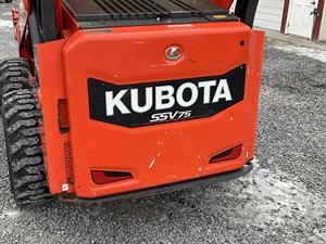 Chargeur compact Kubota SSV75 diesel 2016, chargeuse sur pneus, cylindre hydraulique Kawasaki, boîte de vitesses, moteur, haute efficacité, cœur - Product Image 3