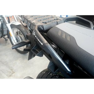 2 adesivi 3D per moto, protezioni per maniglie passeggero, compatibili con Suzuki V-Strom 1050 - Product Image 3