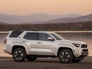 Véhicules d'occasion importés Toyota 4Runner 2025 TRD Sport, voitures à essence en bon état, prêtes à être expédiées - Product Image 6