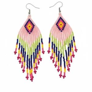 Boucles d'oreilles pendantes élégantes en perles de rocaille, style mariage et fête, boucles d'oreilles pendantes contemporaines en perles de rocaille, bijoux d'art faits à la main - Product Image 3