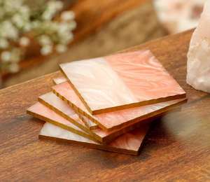 Juego de posavasos de madera y resina hechos a mano, alfombrilla de bebida elegante para café caliente, Bebidas frías y hogar elegante disponible para la venta - Product Image 4