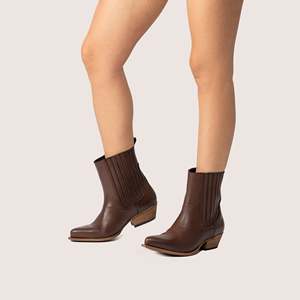 Botines de estilo tejano polvoriento marrón oscuro - Product Image 1