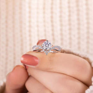 Bague Hallmark Romantique en Argent Luna Twist, Plaqué Or Rose 18K et Rhodium, Incrustée de Diamants, Bijou en Alliage pour Fiançailles - Product Image 1