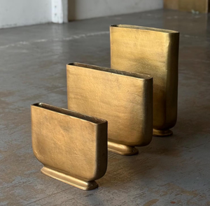 Vase à fleurs en métal antique vintage moderne fait à la main, vase décoratif en métal classique pour mariage, salon, Noël, style côtier - Product Image 5