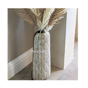 Ensemble de trois vases ronds en aluminium couleur or, vase à fleurs pour la décoration de mariage - Product Image 5