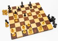 Jeu d'échecs miniature de qualité supérieure avec plateau magnétique en métal et pièces en bois, design minimaliste pour la décoration intérieure, boîtes d'échecs