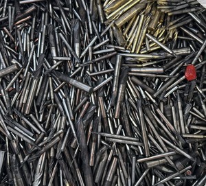 Chatarra de carburo de tungsteno de primera calidad al por mayor con bajo contenido de impurezas (taladros de carburo / fresas) Material de reciclaje al mejor precio - Product Image 2