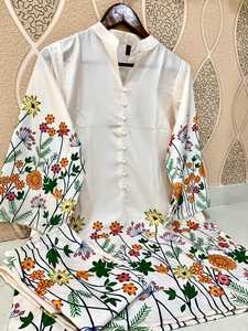 Kurti Informal de Mujer en Tela de Rayón Pesada y Viscosa, Hecho en India, Disponible en Existencia - Product Image 2