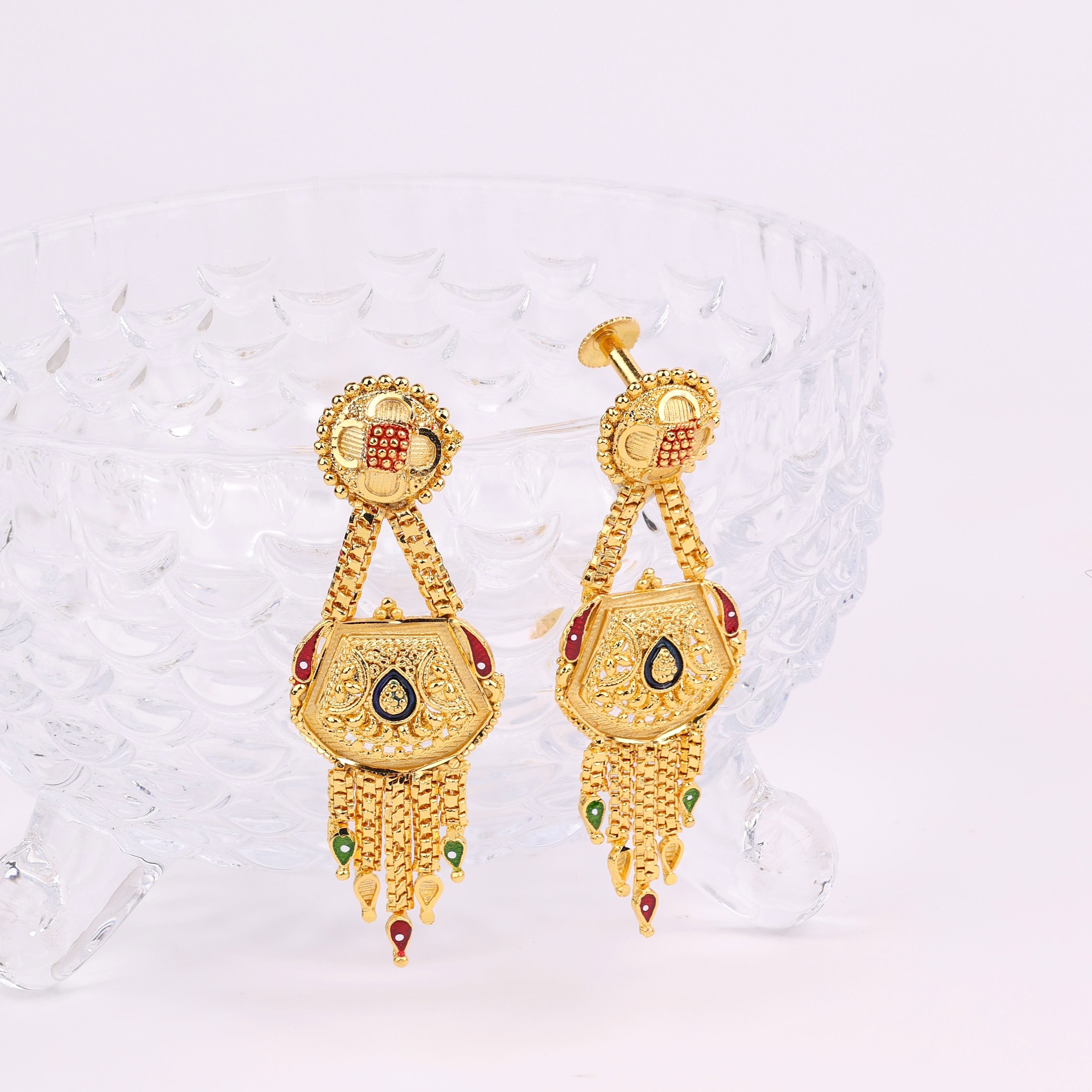 ต่างหูห้อยขึ้นรูป