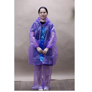 Imperméable léger Veste et pantalon Longueur à capuche 120cm PE réutilisable Facile à utiliser OEM Vêtements de pluie pour vélo pour une personne du Vietnam - Product Image 4
