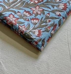 ผ้าฝ้ายพิมพ์ลายด้วยมือ ลายเถาวัลย์ดอกไม้  การพิมพ์ลายด้วยมือแบบดั้งเดิม - Product Image 3