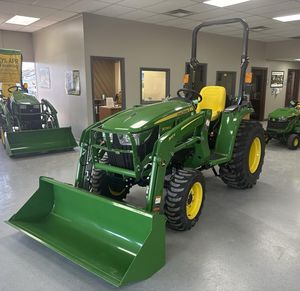 Tracteur agricole John Deere 3038E, livraison directe, moteur diesel compact 3 cylindres 31 CV, machine agricole, boîte de vitesses, pompe, télécommande - Product Image 1