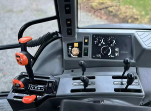 Maquinaria agrícola con caja de cambios del motor del engranaje de la bomba para John para 55HP 4x4WD Tractor compacto automático usado - Product Image 3