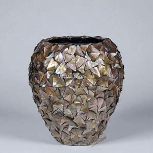 Vase décoratif en nacre de qualité supérieure, fait à la main, décoration d'intérieur de luxe, pièce d'accent pour le salon - Product Image 2