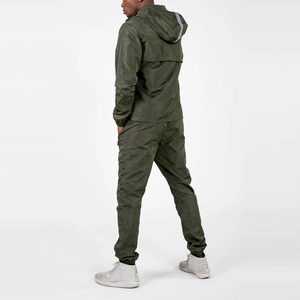 Traje cortavientos de hombre de alto rendimiento con servicio OEM, ropa de entrenamiento transpirable de alta calidad hecha con estilo personalizado al por mayor - Product Image 4