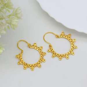 Vente en gros de boucles d'oreilles indiennes bijoux bohèmes boucles d'oreilles tribales pour femmes cerceau en laiton léger accessoires de boucles d'oreilles tribales à la mode - Product Image 3