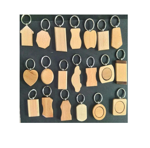 Porte-clés en bois Artisanat logo gravé personnalisé Porte-clés en bois de différentes formes et tailles - Product Image 1