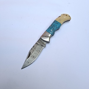 Damasco personalizado hecho a mano multifuncional supervivencia al aire libre cuchillo plegable hueso y mango de resina cuchillo de bolsillo con Funda de cuero - Product Image 2