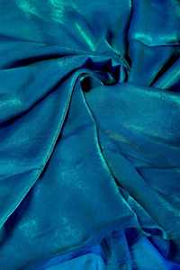 Tissu satiné 100% nylon, finition métallisée, doux, brillant, poids moyen, uni, teint, tissé pour robes et vêtements pour femmes et filles - Product Image 3