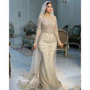Robe de mariée moderne en cristal ivoire, coupe sirène/trompette, traîne balai/brosse, 100 % polyester, plissée et décorée - Product Image 1