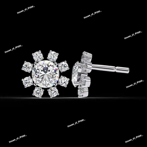 Pendientes de Botón Redondos con Incrustaciones de Plata 925, Centro de Diamante Moissanita, Halo Floral Brillante, Clásicos, Unisex, para Uso Diario - Product Image 3