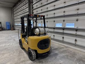 2002 pour chariot élévateur CAT GP25K Original 5 tonnes en excellent état prêt pour un travail immédiat - Product Image 4