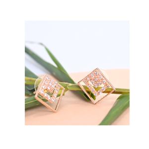 Nouvelle collection de boucles d'oreilles en diamant américain à la mode pour femmes bijoux plaqués rhodium pour les occasions de fête de mariage ou de cadeau - Product Image 1