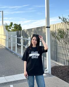 Camiseta de algodón 100% Unisex de alta calidad con estampado gráfico personalizado de gran tamaño e informal de longitud corta para hombres/mujeres - Product Image 4