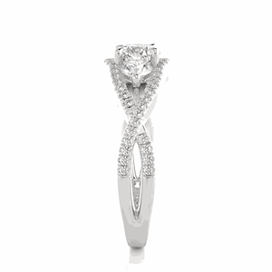 Anillo de Compromiso de Diamantes con Tres Piedras Redondas y Banda Trenzada para Mujer - Product Image 5