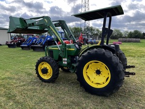 Tractor agrícola original John Deere 5105 usado en buen estado con cargador frontal. Tractor John Deere 5105 4x4 disponible en stock. - Product Image 4