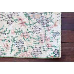 พรมตุรกีขนาด 1.9x3.6 ฟุต พรมวินเทจ พรมขนสัตว์ขอบสีขาว - Product Image 4