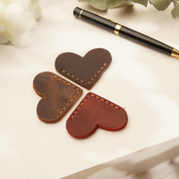 Marque-page personnalisé en cuir avec cœur Marque-page personnalisé de qualité supérieure pour lecteur Cadeau unique pour les amoureux des livres, lui, elle, hommes et femmes