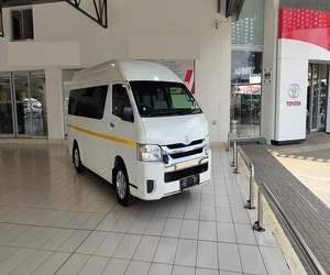 Gran Oferta: Toyota Hiace 2021 Limpia y Lista para Enviar - Product Image 1