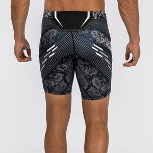 Shorts de compresión de tela de alta calidad para MMA, auténticos shorts negros para hombre para la noche de combates. - Product Image 2