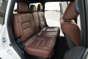 Toyota Land Cruiser 2021 Usado Premium ~7,700 Millas, Motor V8 de 5.7 Litros - Product Image 5