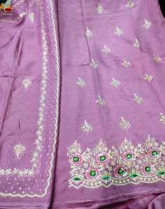 Costumes indiens brodés à la main non cousus de créateur moderne pour les femmes Crêpe de protection solaire pour le style traditionnel - Product Image 1